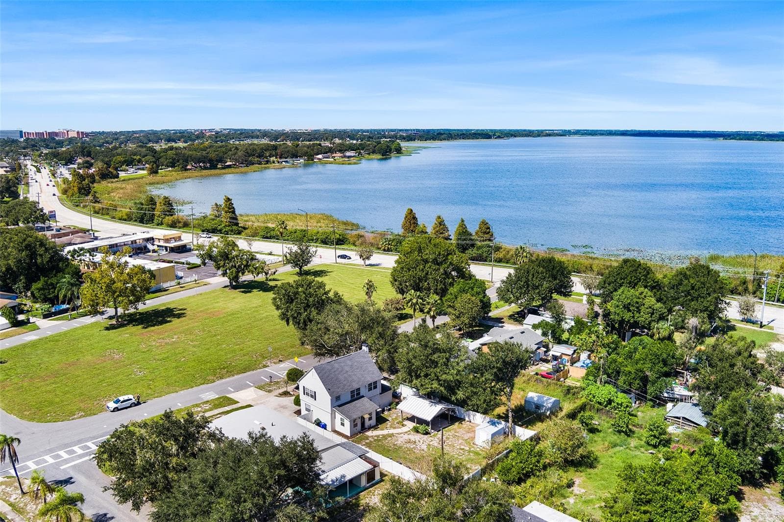 Lake view - 807 INTERLACHEN PKWY, LAKELAND