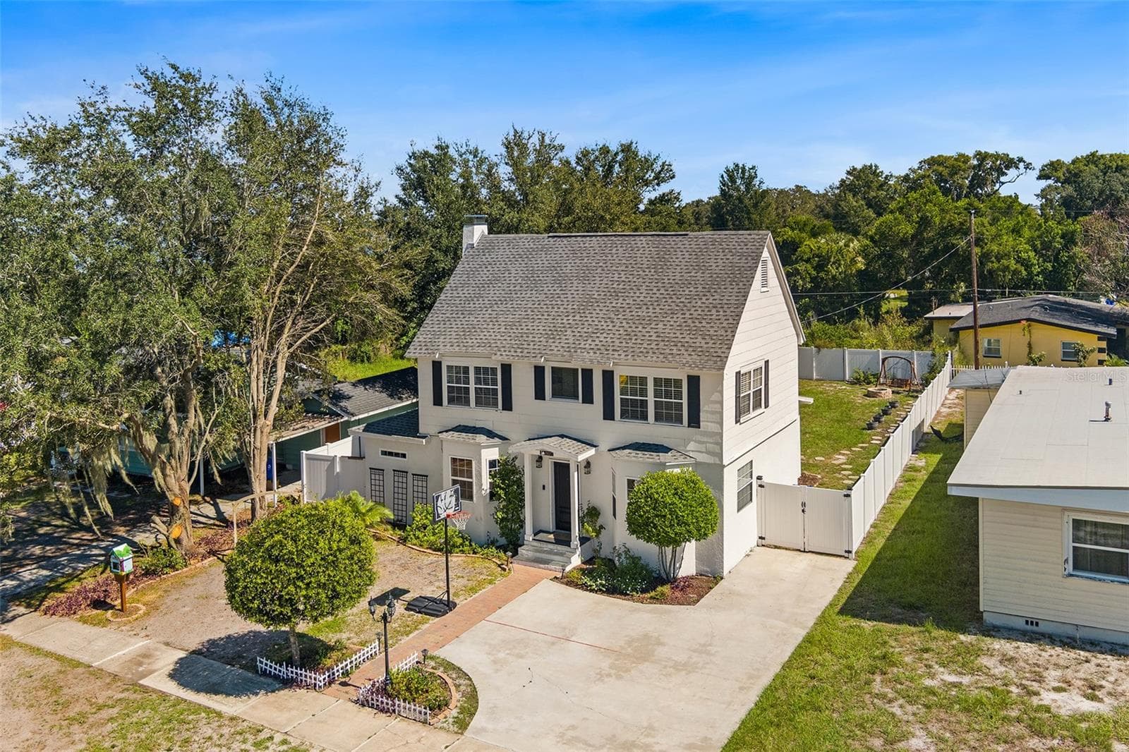 Single Family Residence at 807 INTERLACHEN PKWY, LAKELAND, photo 42 of 45