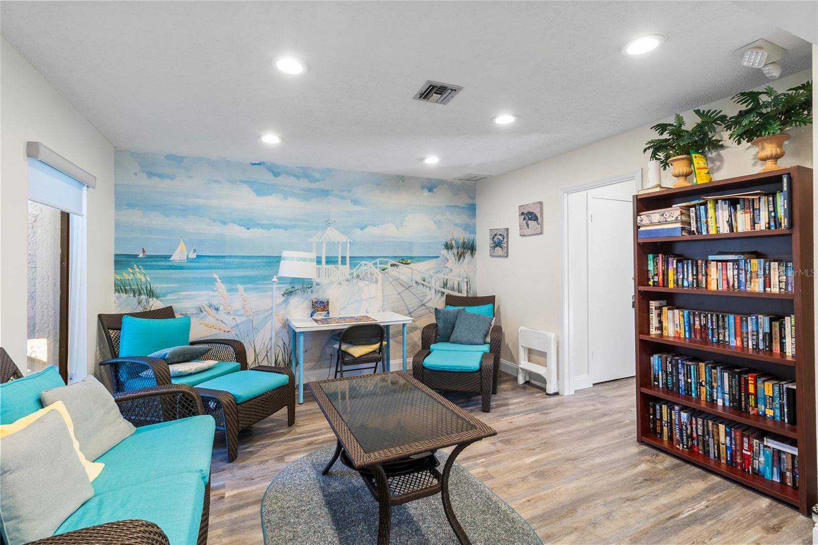 Clubhouse reading room - 2980 HAINES BAYSHORE RD #105, CLEARWATER