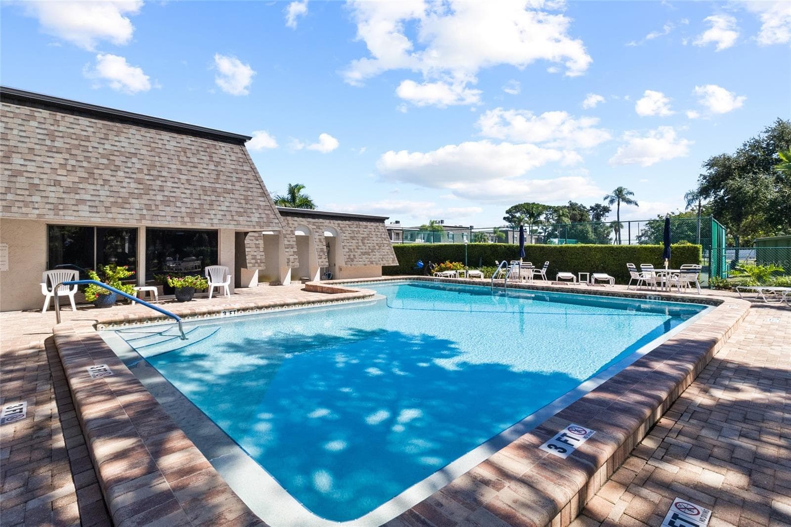 Heated and cooled pool - 2980 HAINES BAYSHORE RD #105, CLEARWATER