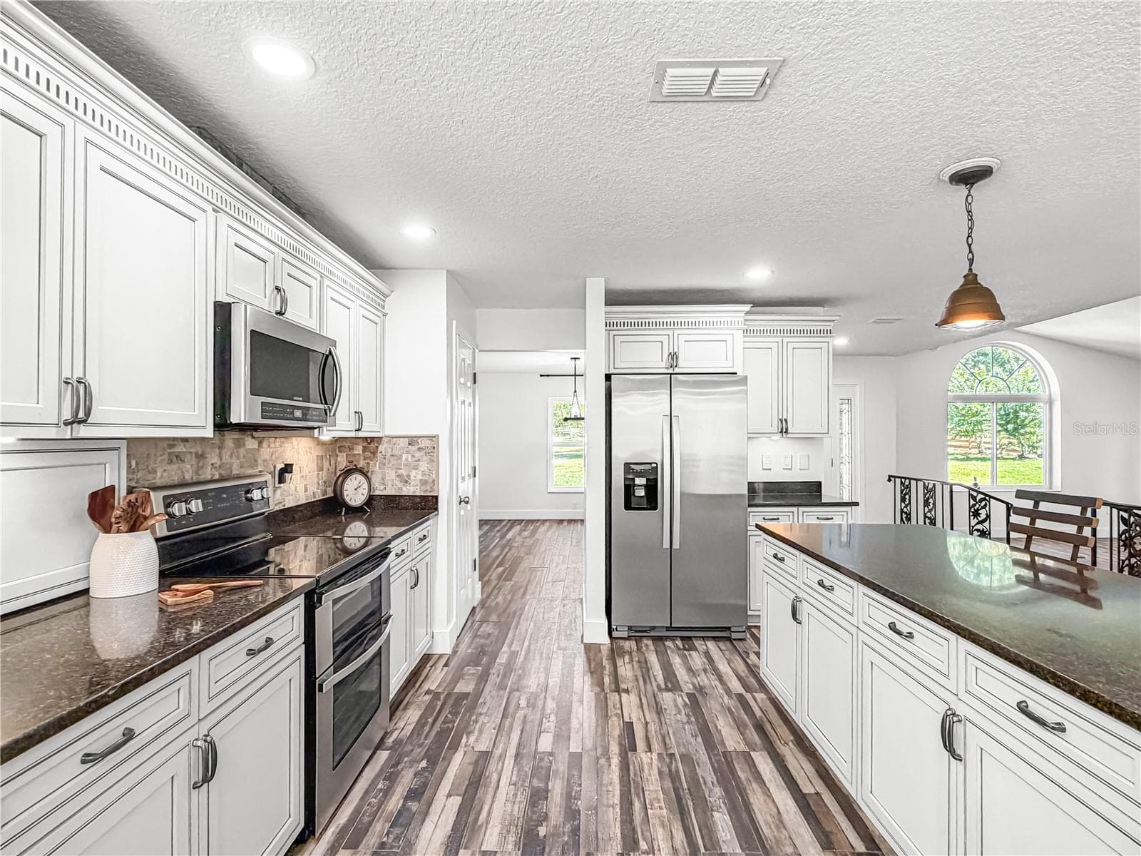Kitchen - 15561 PATRIOT DR, BROOKSVILLE