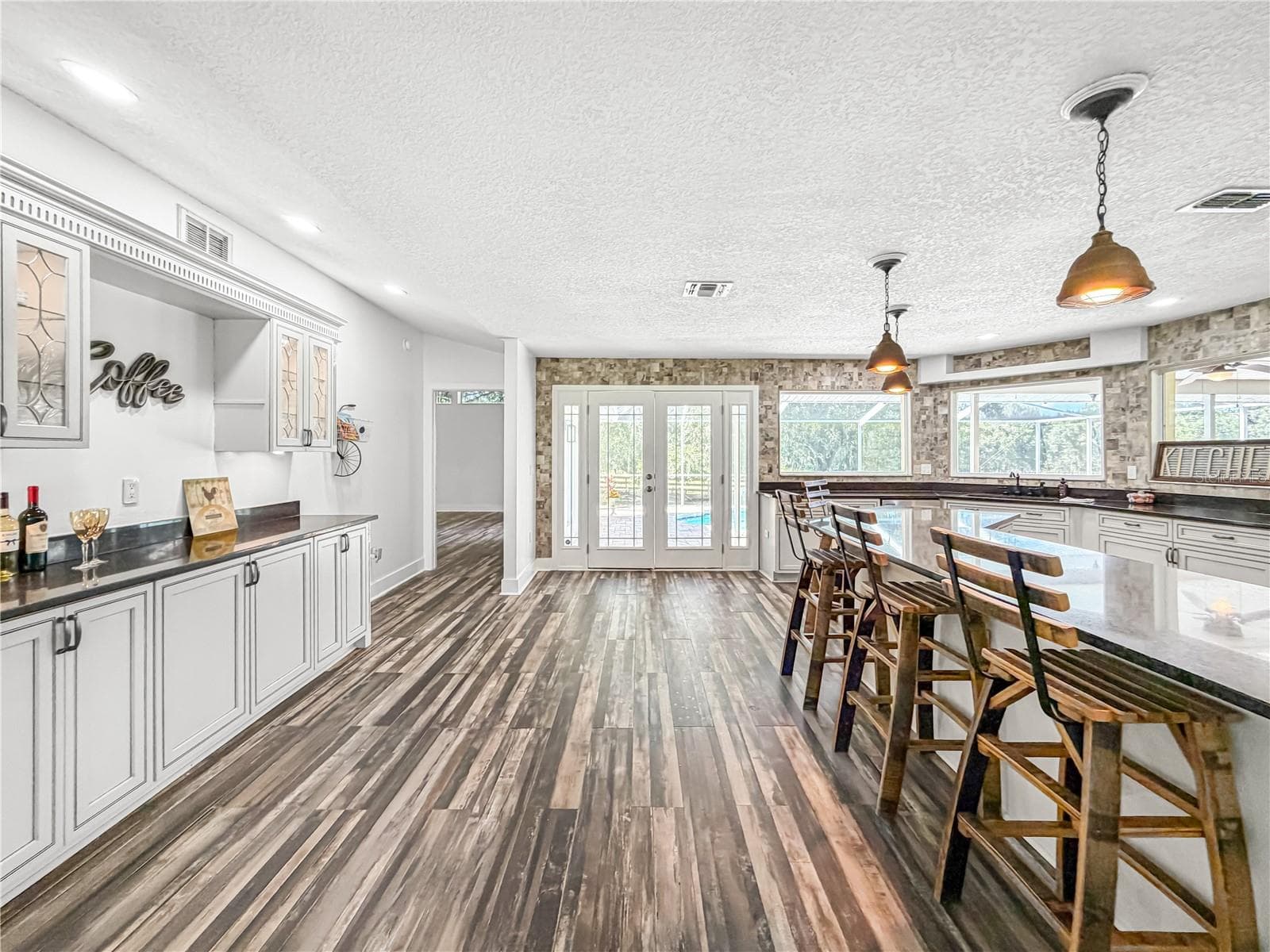 Kitchen to Pool - 15561 PATRIOT DR, BROOKSVILLE