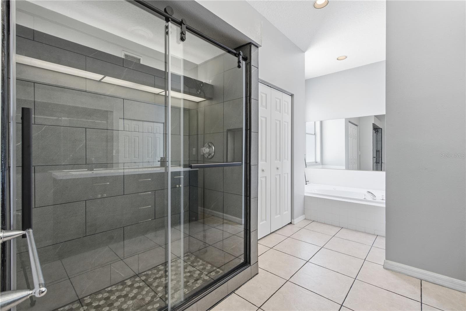 Primary Bath - 4369 14TH WAY NE, ST PETERSBURG
