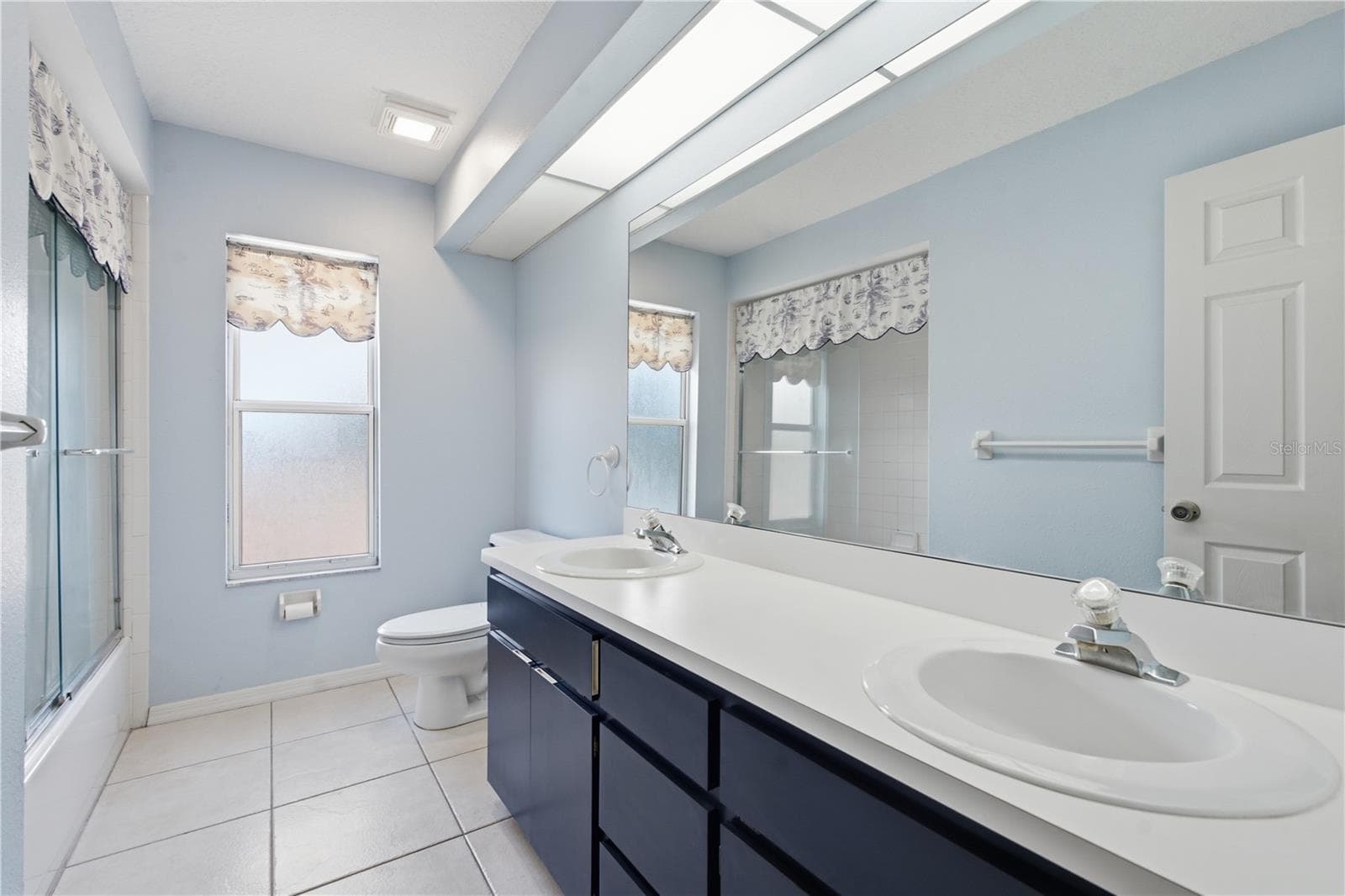 Guest Bath 2nd Floor - 4369 14TH WAY NE, ST PETERSBURG