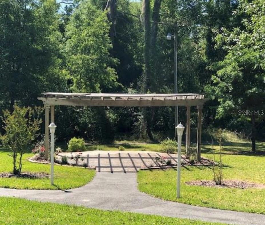 Community pergola - 409 SILAS CT, SPRING HILL