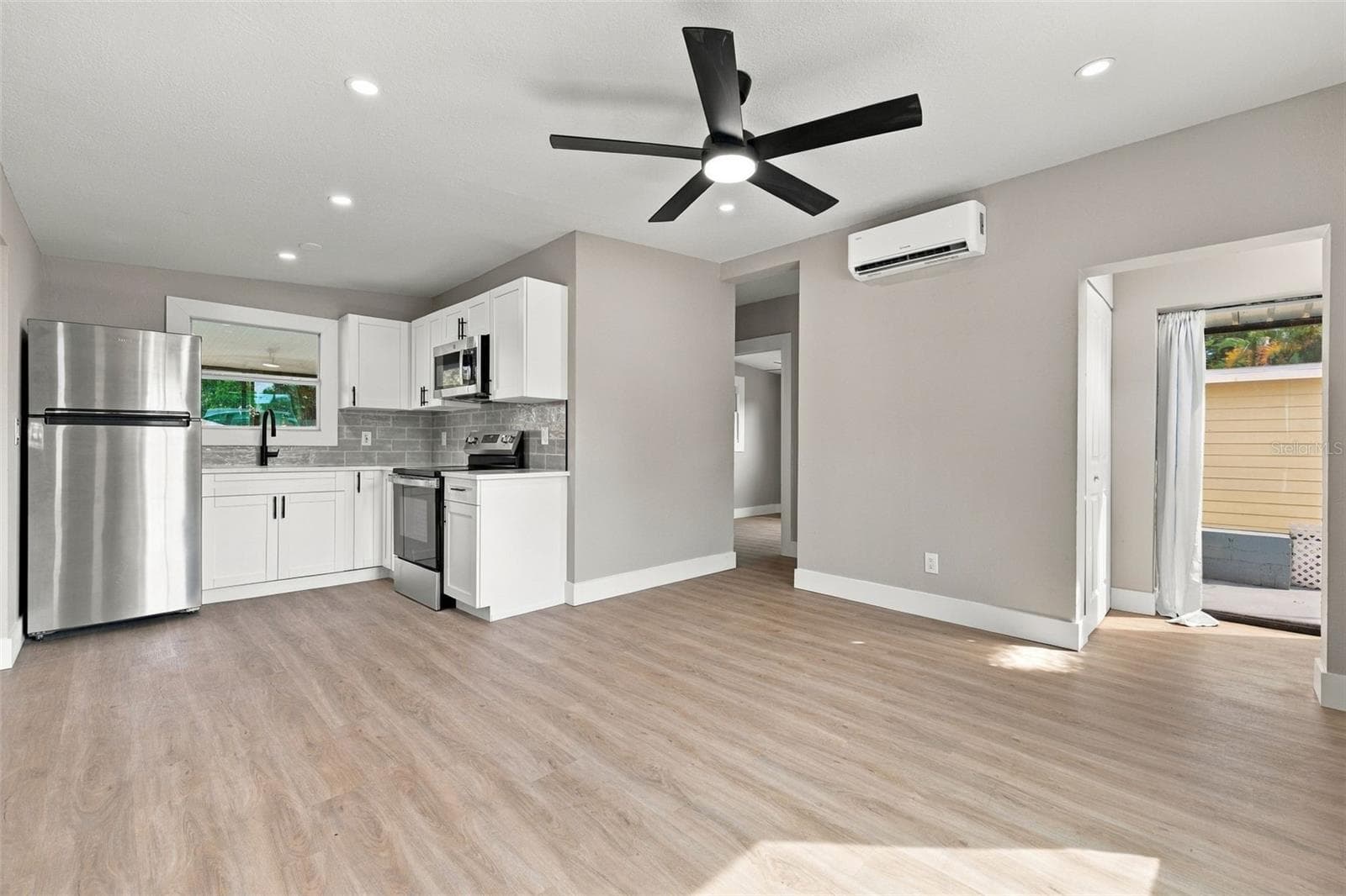 Single Family Residence at 10493 116TH AVE, LARGO, photo 2 of 25