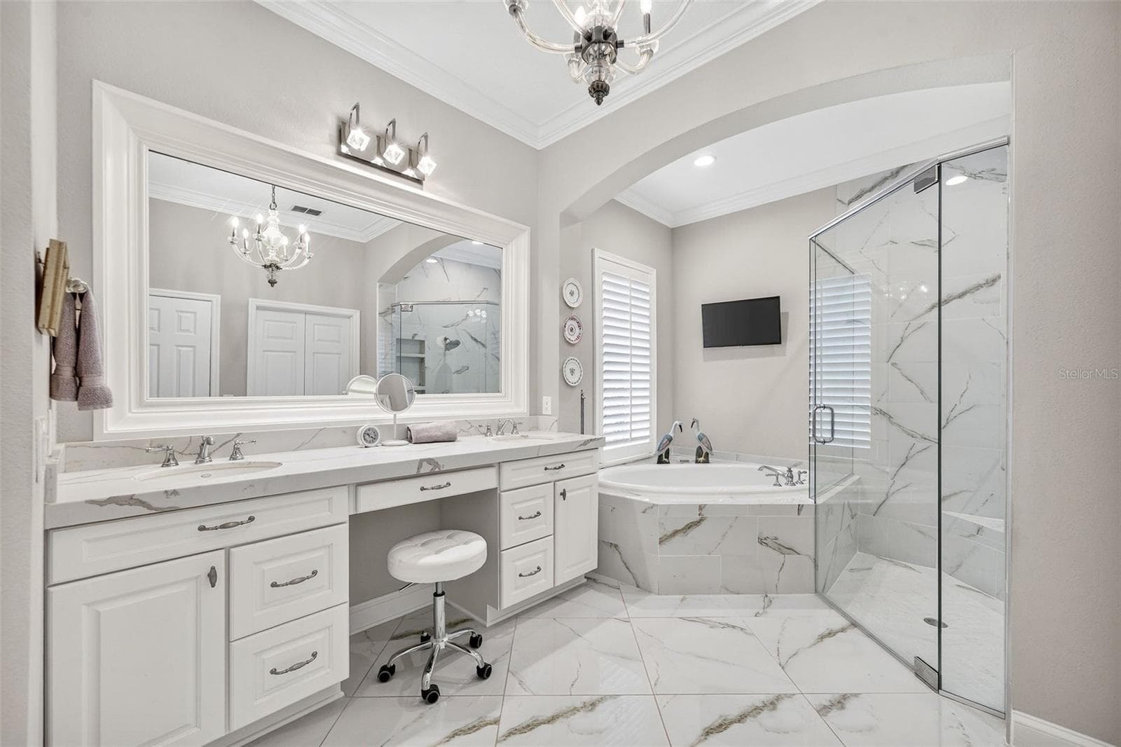 Dual Sinks and Marble Countertops - 3639 ETHAN LN, ORLANDO