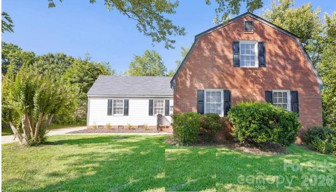 Single Family Residence at 3909 Woodbriar Trail, Charlotte