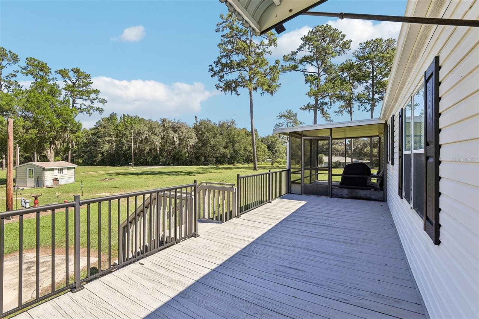 Manufactured Home at 12426 SE 55TH AVENUE RD, BELLEVIEW, photo 9 of 95
