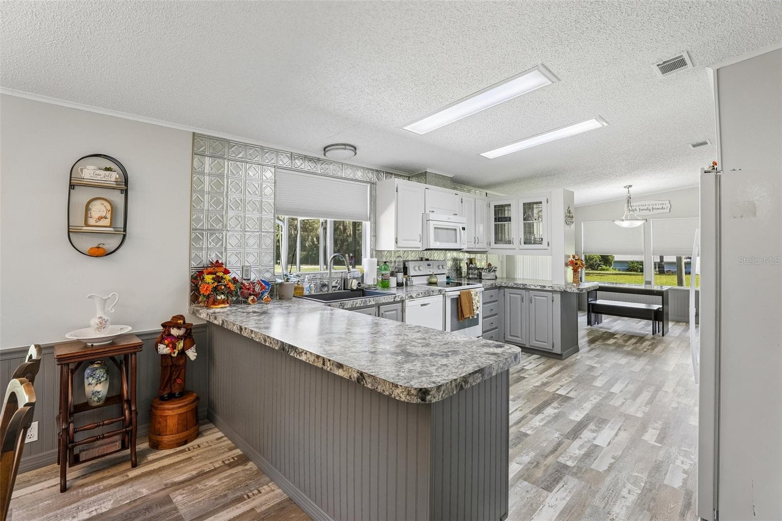 Manufactured Home at 12426 SE 55TH AVENUE RD, BELLEVIEW, photo 21 of 95