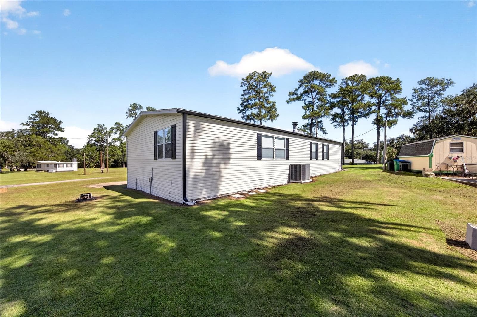 Manufactured Home at 12426 SE 55TH AVENUE RD, BELLEVIEW, photo 39 of 95
