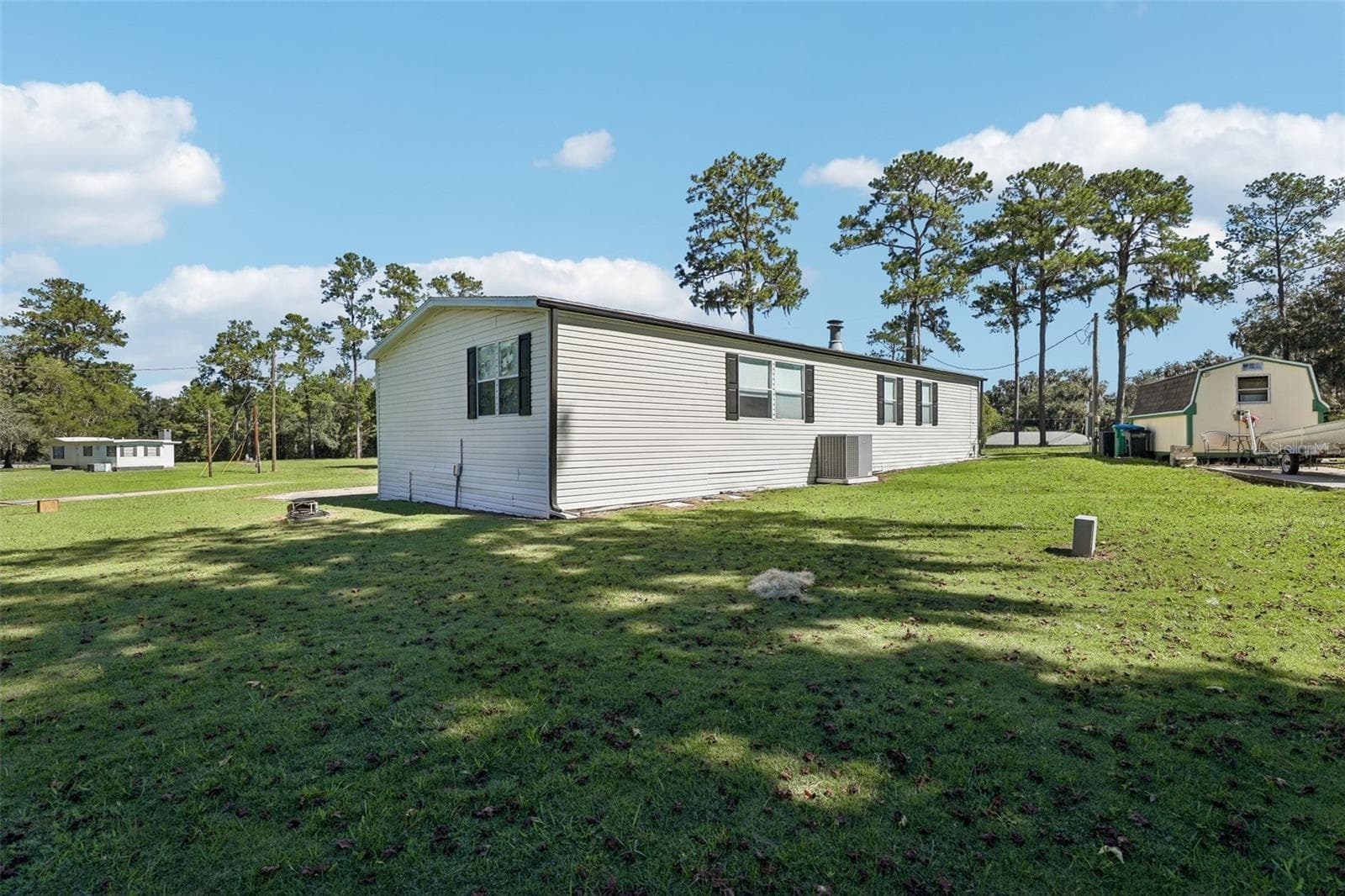 Manufactured Home at 12426 SE 55TH AVENUE RD, BELLEVIEW, photo 41 of 95