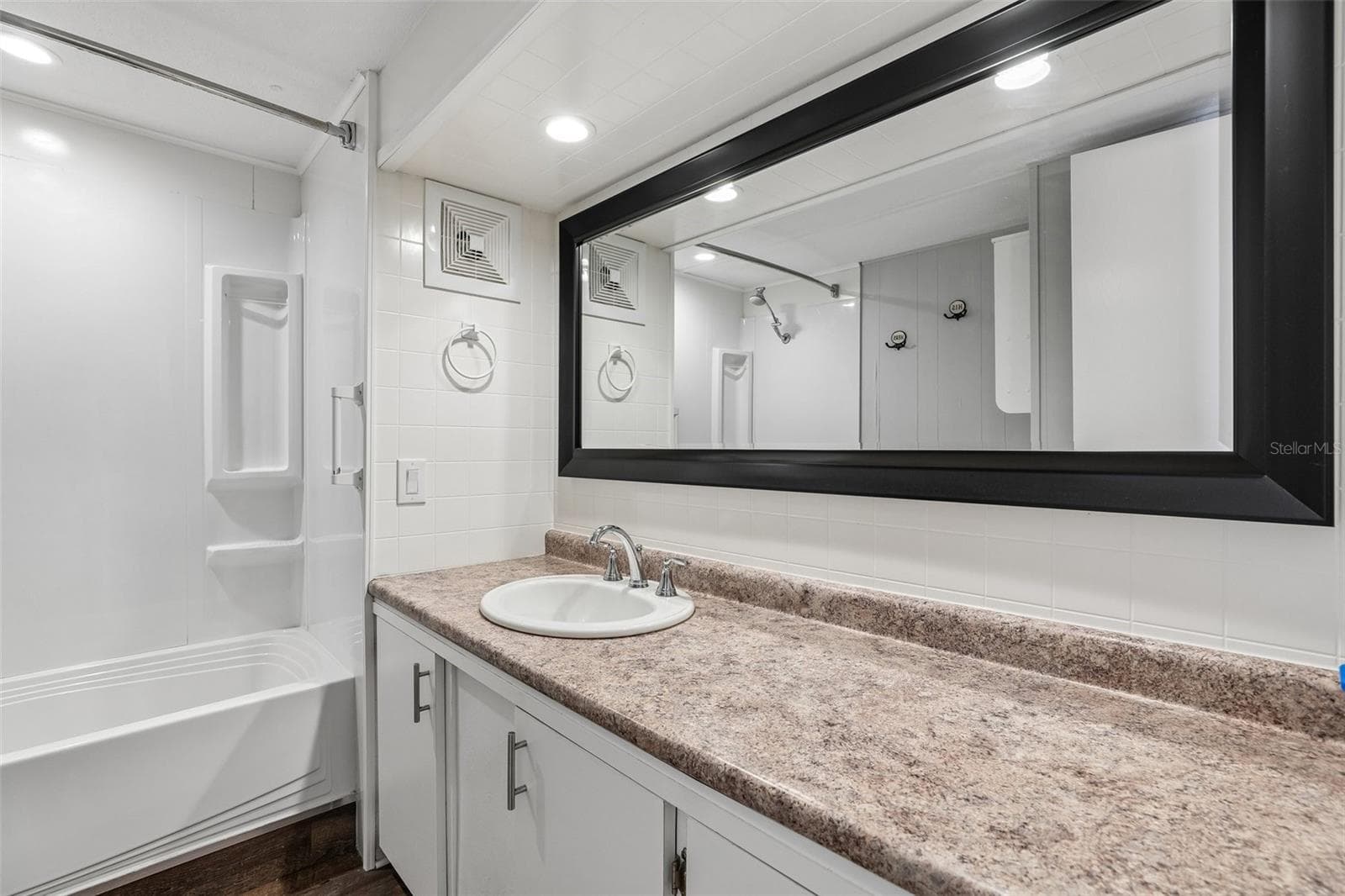 Manufactured Home at 12426 SE 55TH AVENUE RD, BELLEVIEW, photo 57 of 95