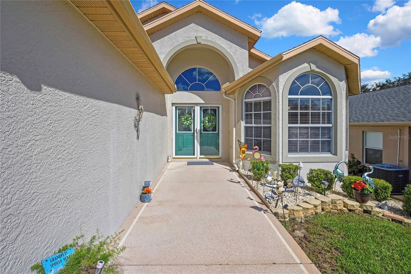 Entry - 284 QUANE AVE, SPRING HILL