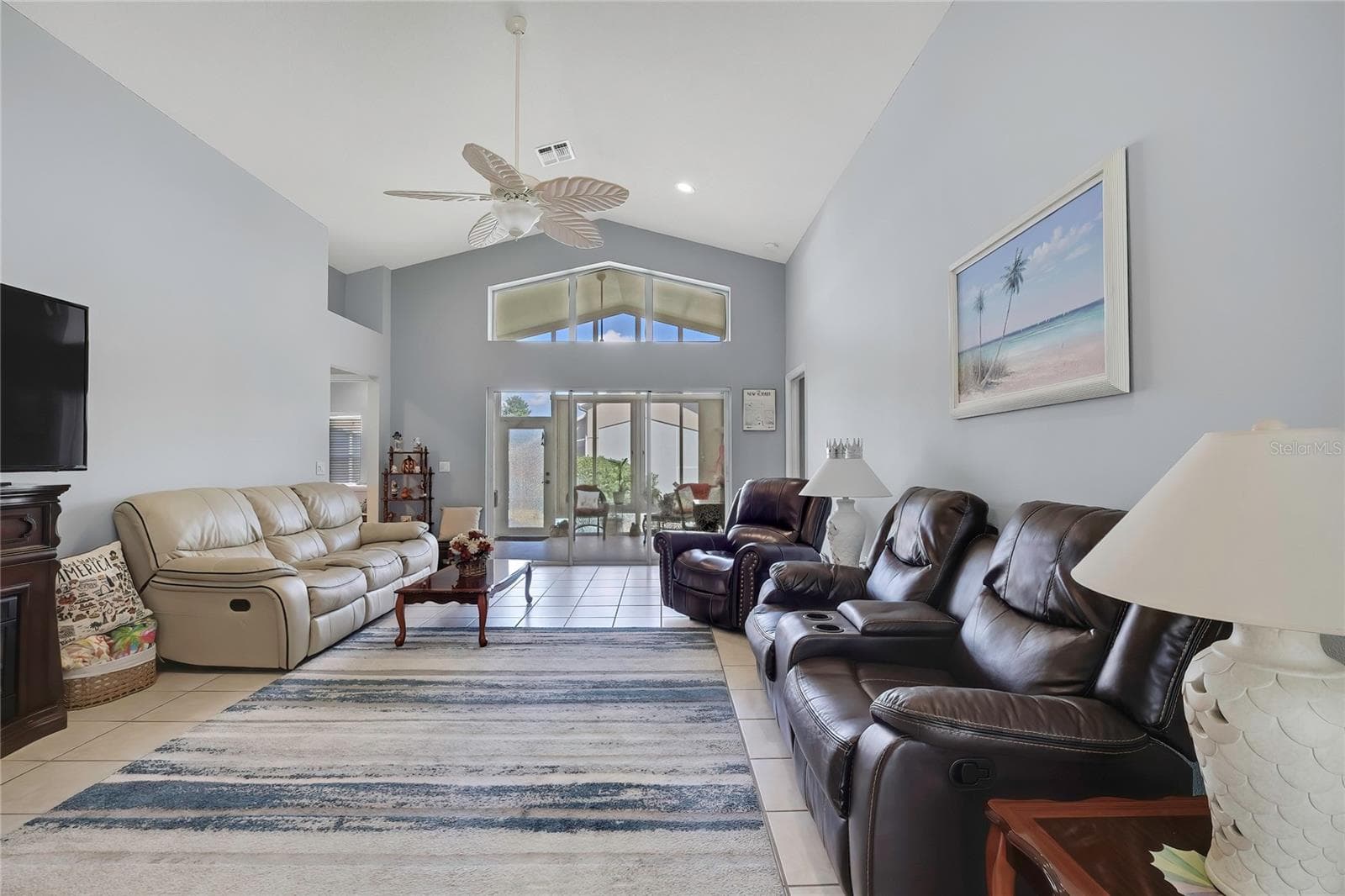Living room - 284 QUANE AVE, SPRING HILL