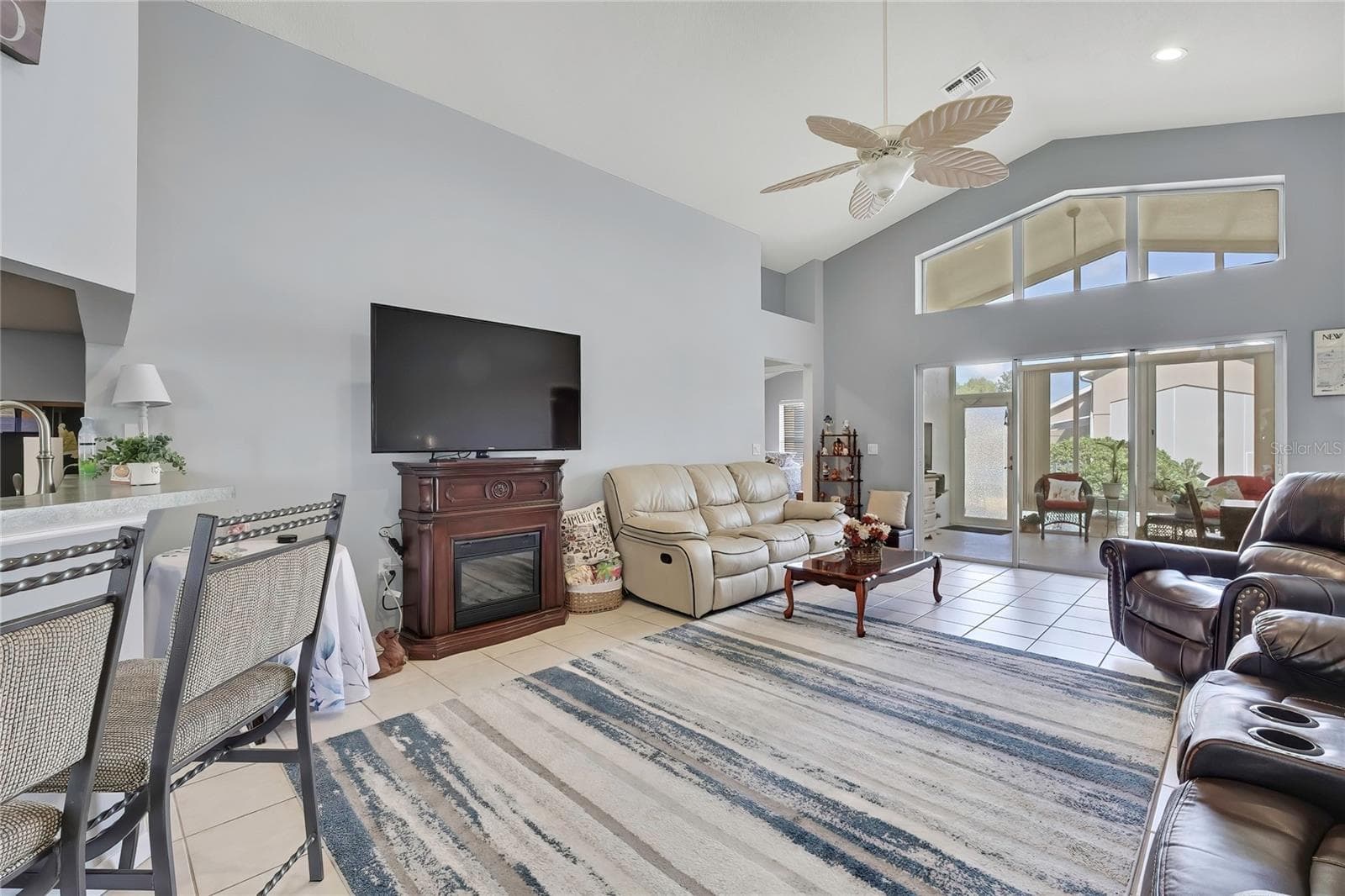 Single Family Residence at 284 QUANE AVE, SPRING HILL, photo 8 of 49