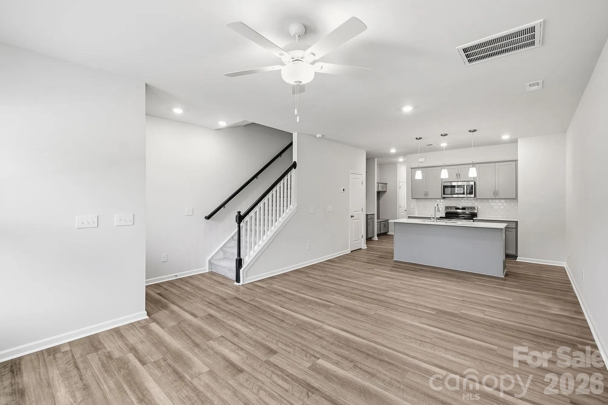 Townhouse at 4614 Lakeview Road, Charlotte, photo 2 of 6