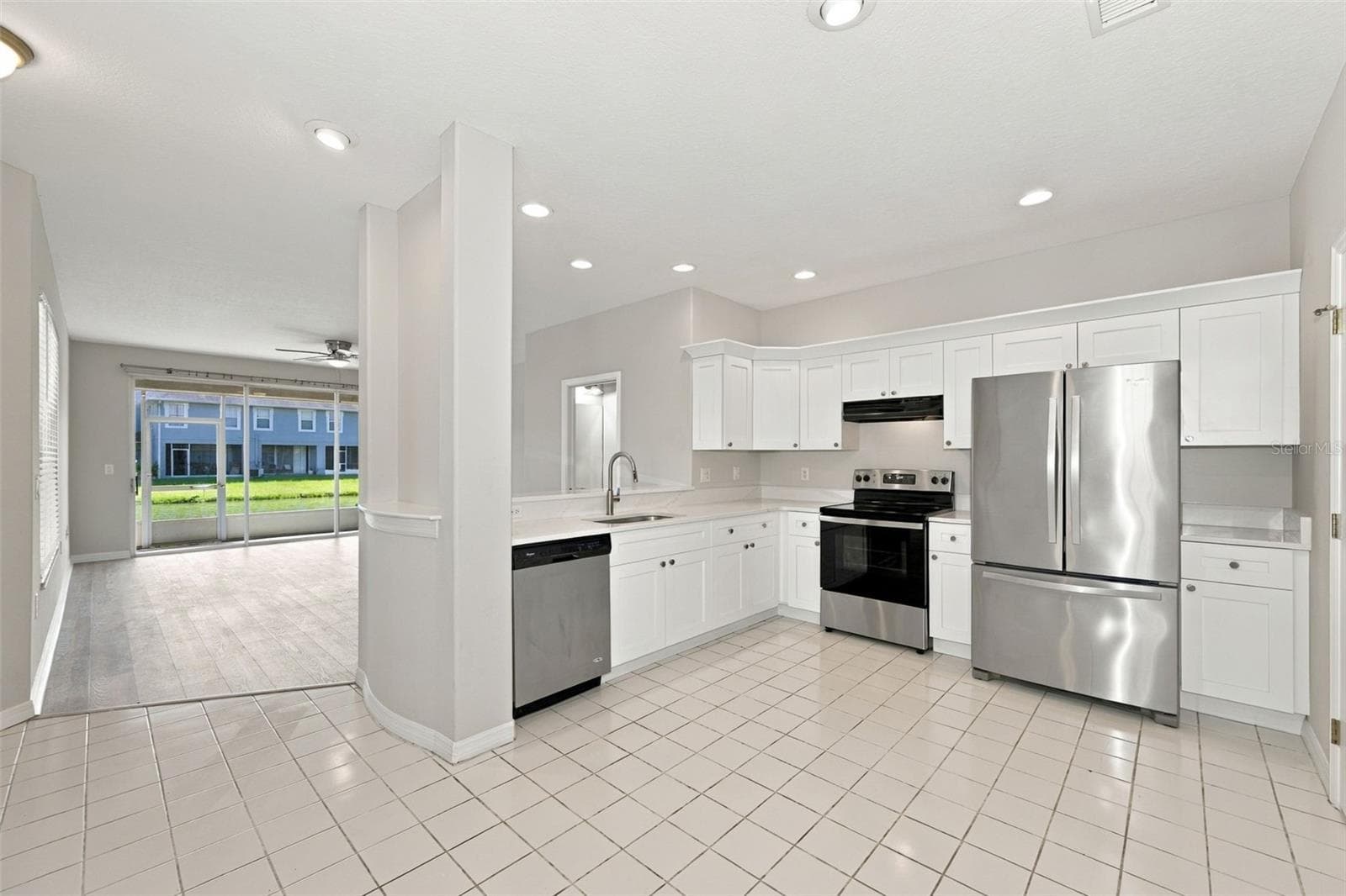 Upon Entry - Kitchen - 10313 WILLOW LEAF TRL, TAMPA