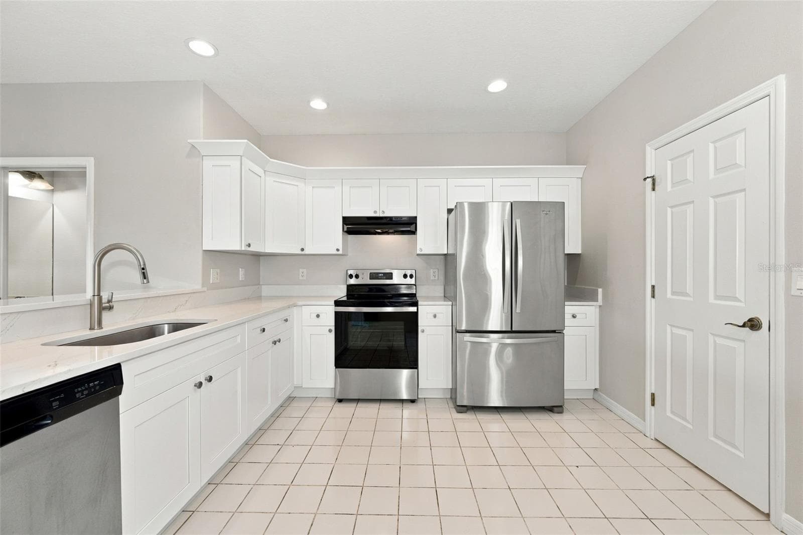 Kitchen - 10313 WILLOW LEAF TRL, TAMPA