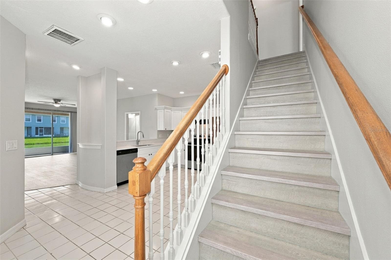 Stairwell - 10313 WILLOW LEAF TRL, TAMPA