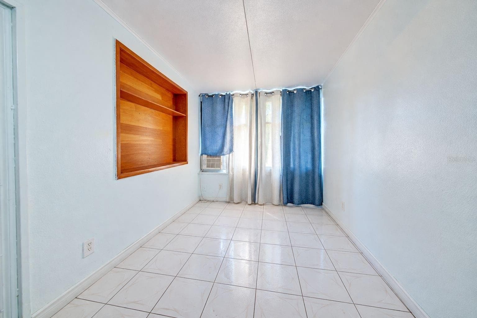 Single Family Residence at 4314 DERBYSHIRE LN, ORLANDO, photo 9 of 18
