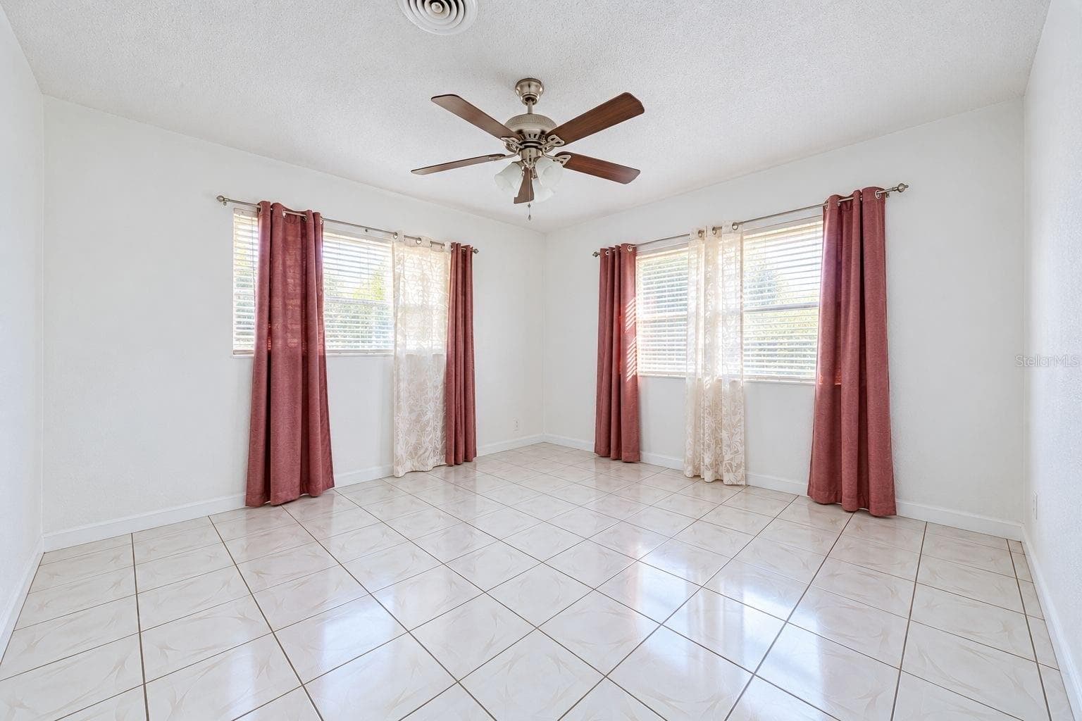Single Family Residence at 4314 DERBYSHIRE LN, ORLANDO, photo 15 of 18