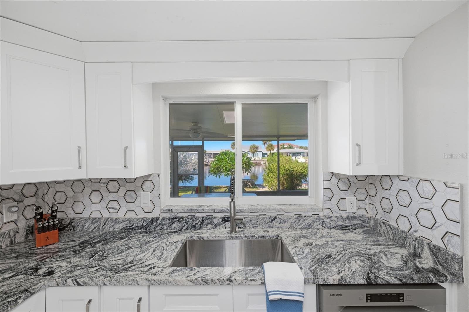 Water View | Pass through window - 5513 BOWLINE BND, NEW PORT RICHEY