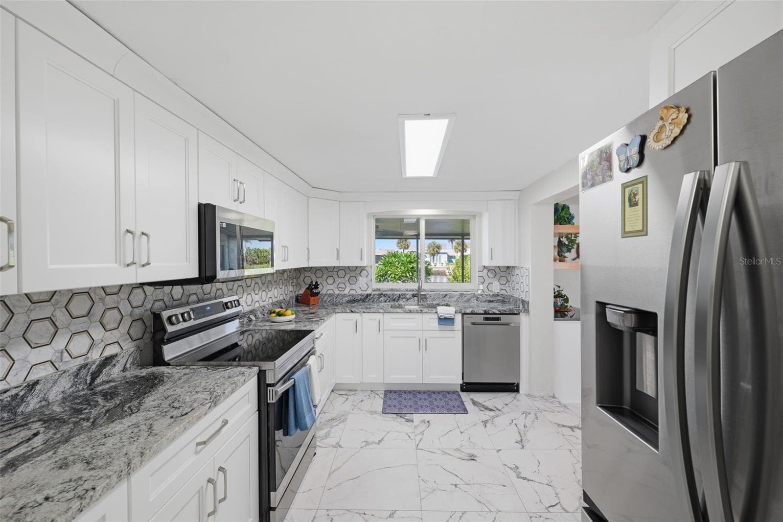 New updated kitchen. Granite countertops - 5513 BOWLINE BND, NEW PORT RICHEY