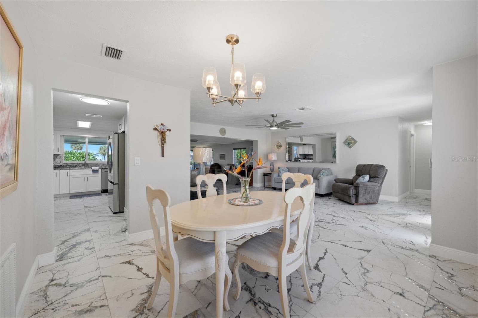 Porcelain tile through out entire home - 5513 BOWLINE BND, NEW PORT RICHEY