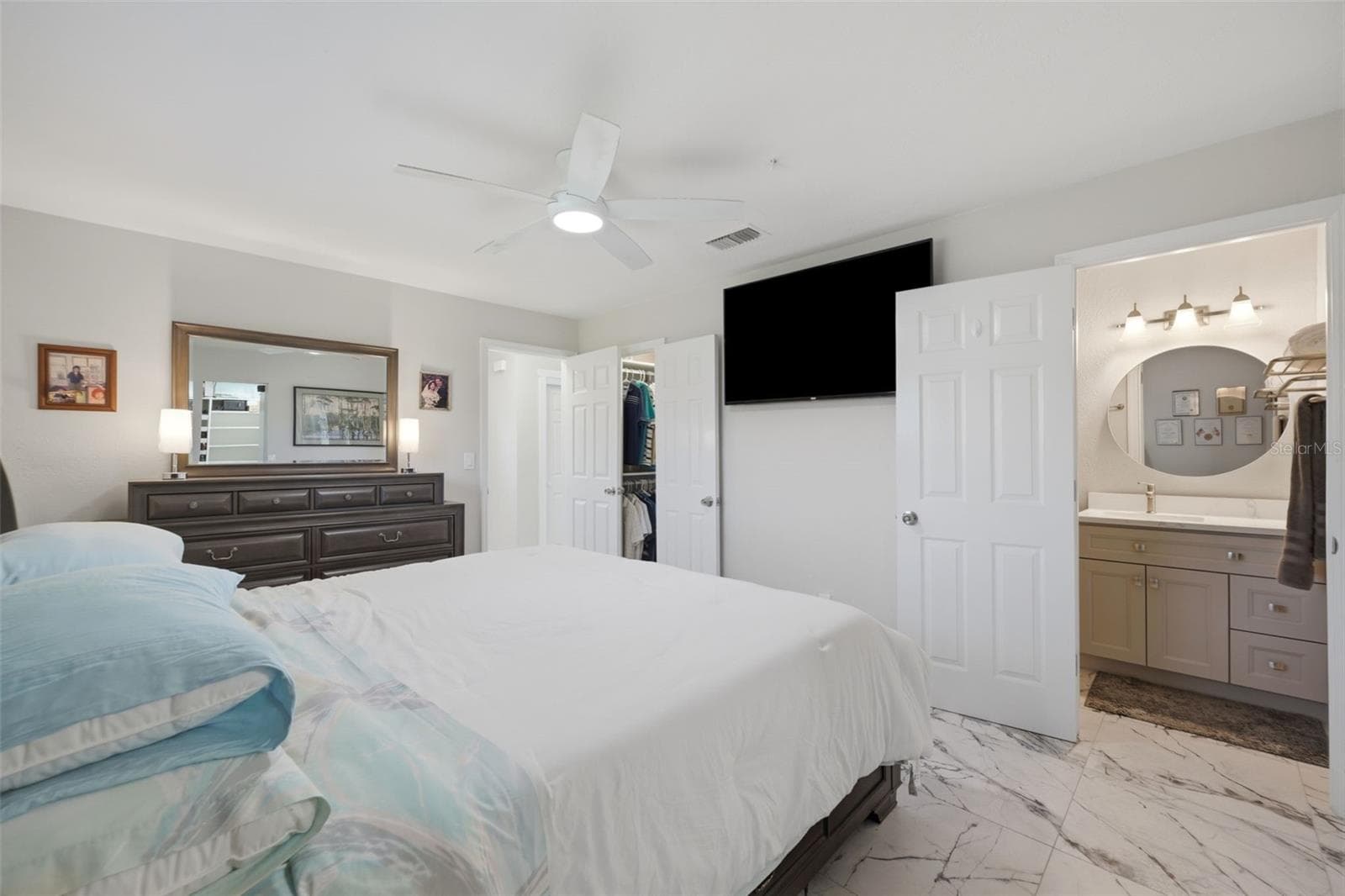 Large primary fits King bed. En suite bath - 5513 BOWLINE BND, NEW PORT RICHEY