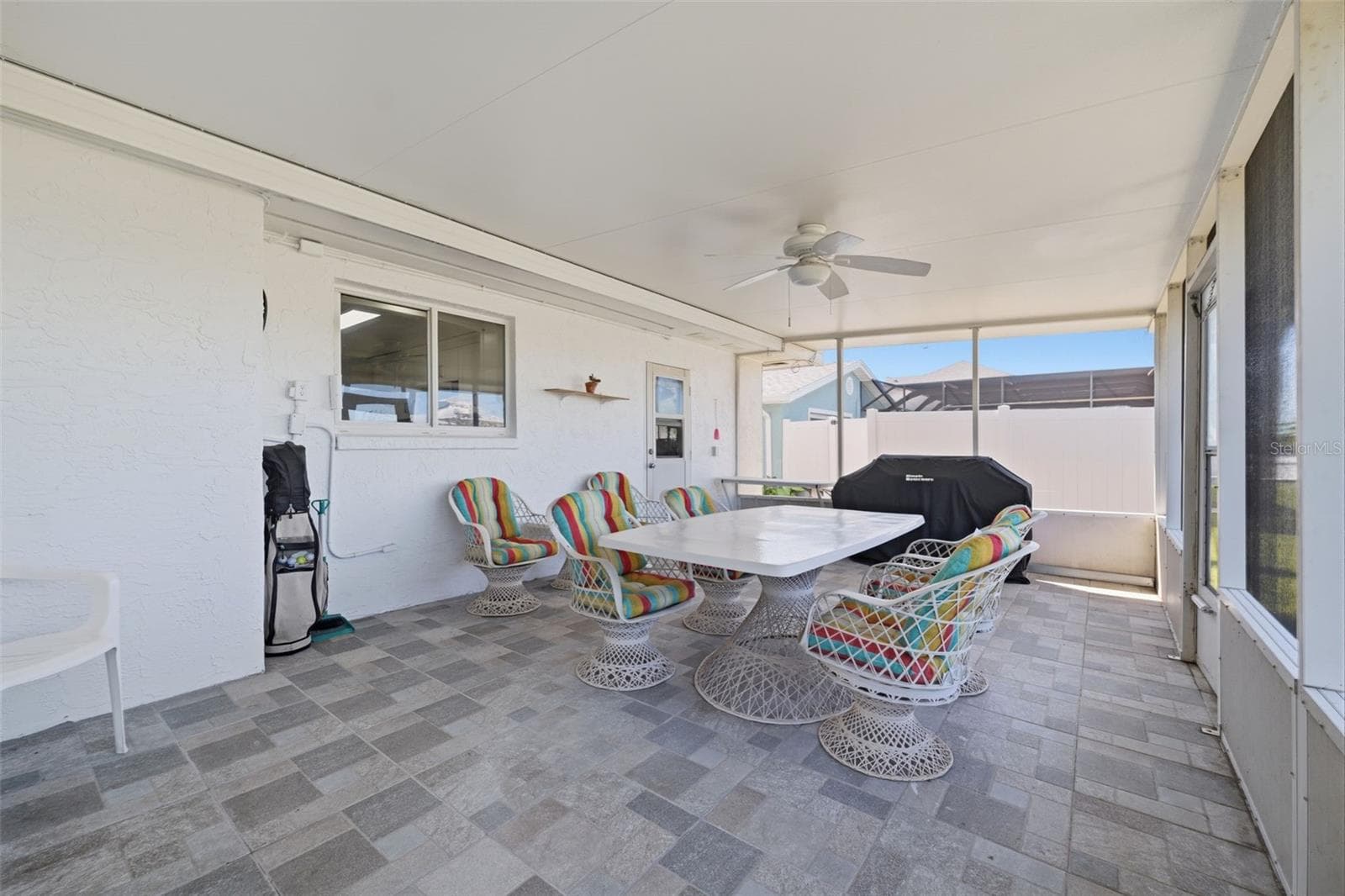 Kitchen pass through window for easy entertaining! - 5513 BOWLINE BND, NEW PORT RICHEY