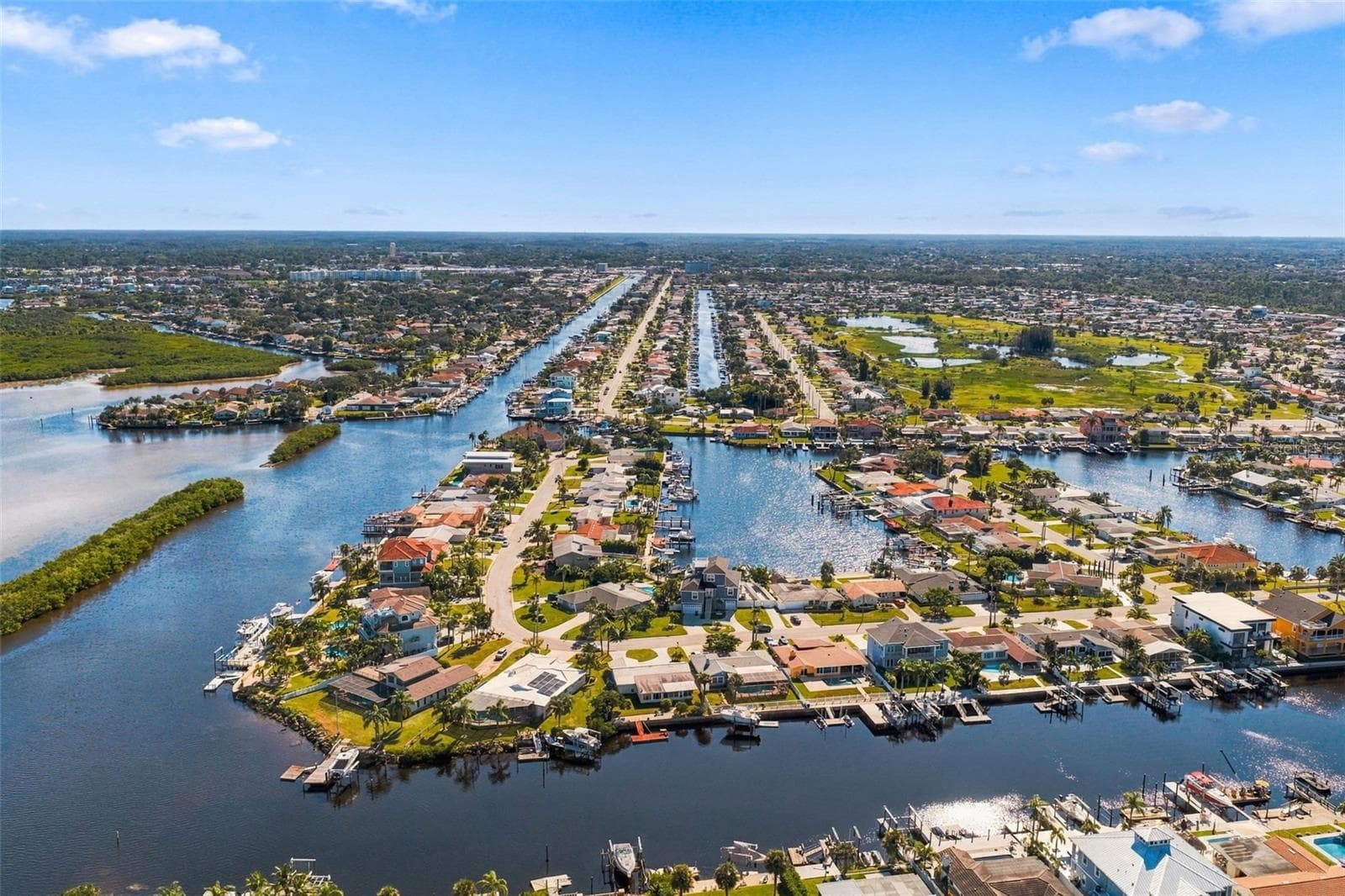 Amazing - Rare location! - 5513 BOWLINE BND, NEW PORT RICHEY