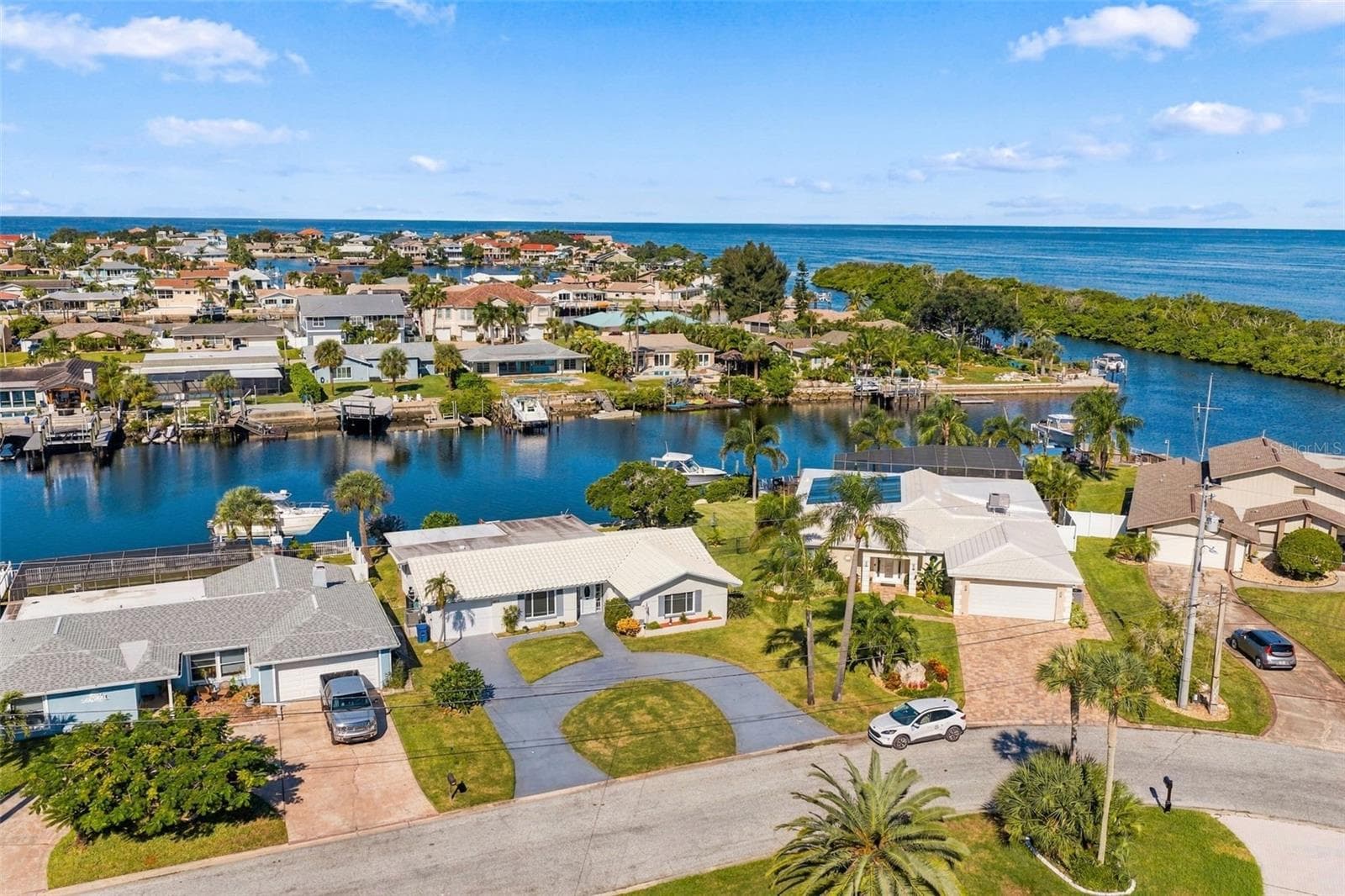 Sunsets that humble the soul. + enjoy the sunrise every morning! PERFECT SETTING - 5513 BOWLINE BND, NEW PORT RICHEY