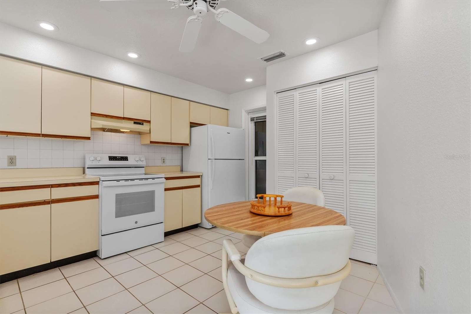 Condominium at 602 DOGWOOD AVE, ENGLEWOOD, photo 8 of 40