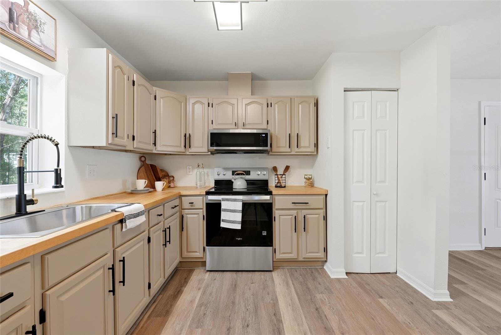 Single Family Residence at 2208 SE 30TH ST, GAINESVILLE, photo 10 of 27