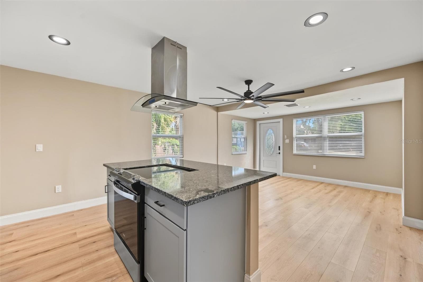 Single Family Residence at 1815 12TH ST S, ST PETERSBURG, photo 16 of 47