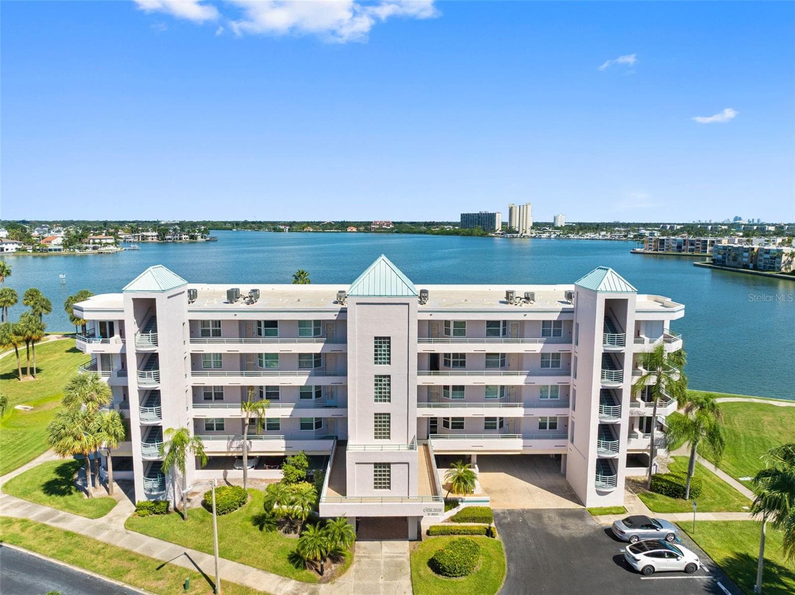 Condominium at 8021 SAILBOAT KEY BLVD S #304, ST PETERSBURG, photo 2 of 86