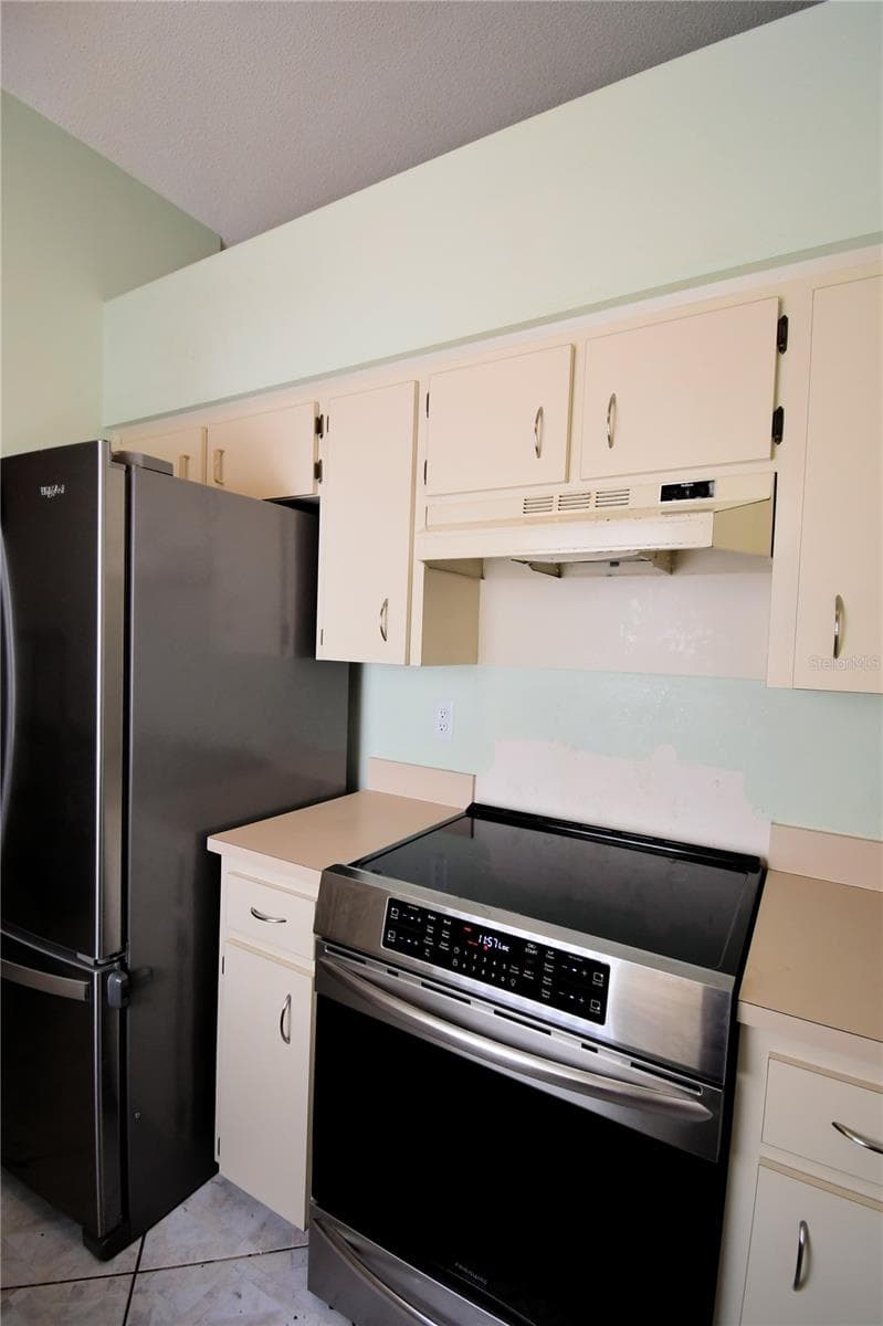 Single Family Residence at 3420 COVE CT E, WINTER HAVEN, photo 19 of 36