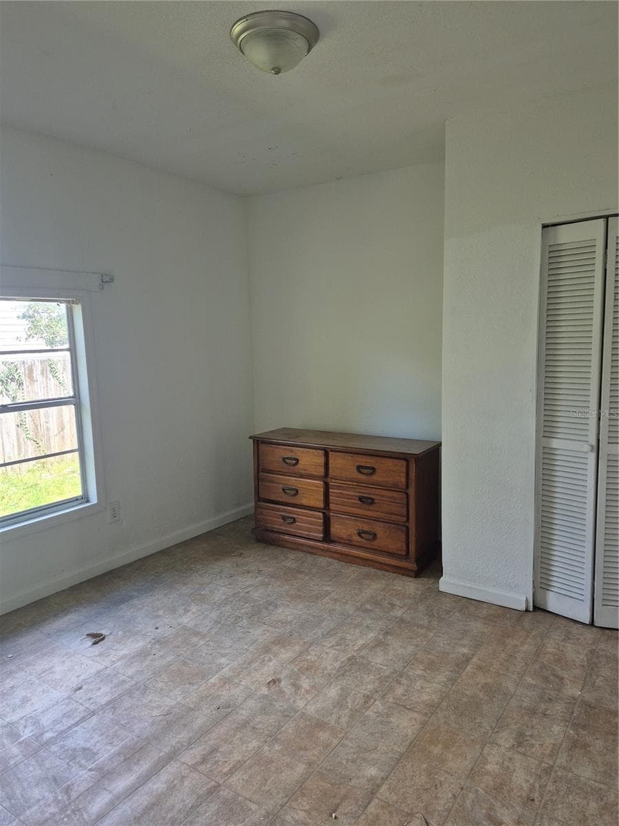 Single Family Residence at 1121 S LOCUST AVE, SANFORD, photo 6 of 8