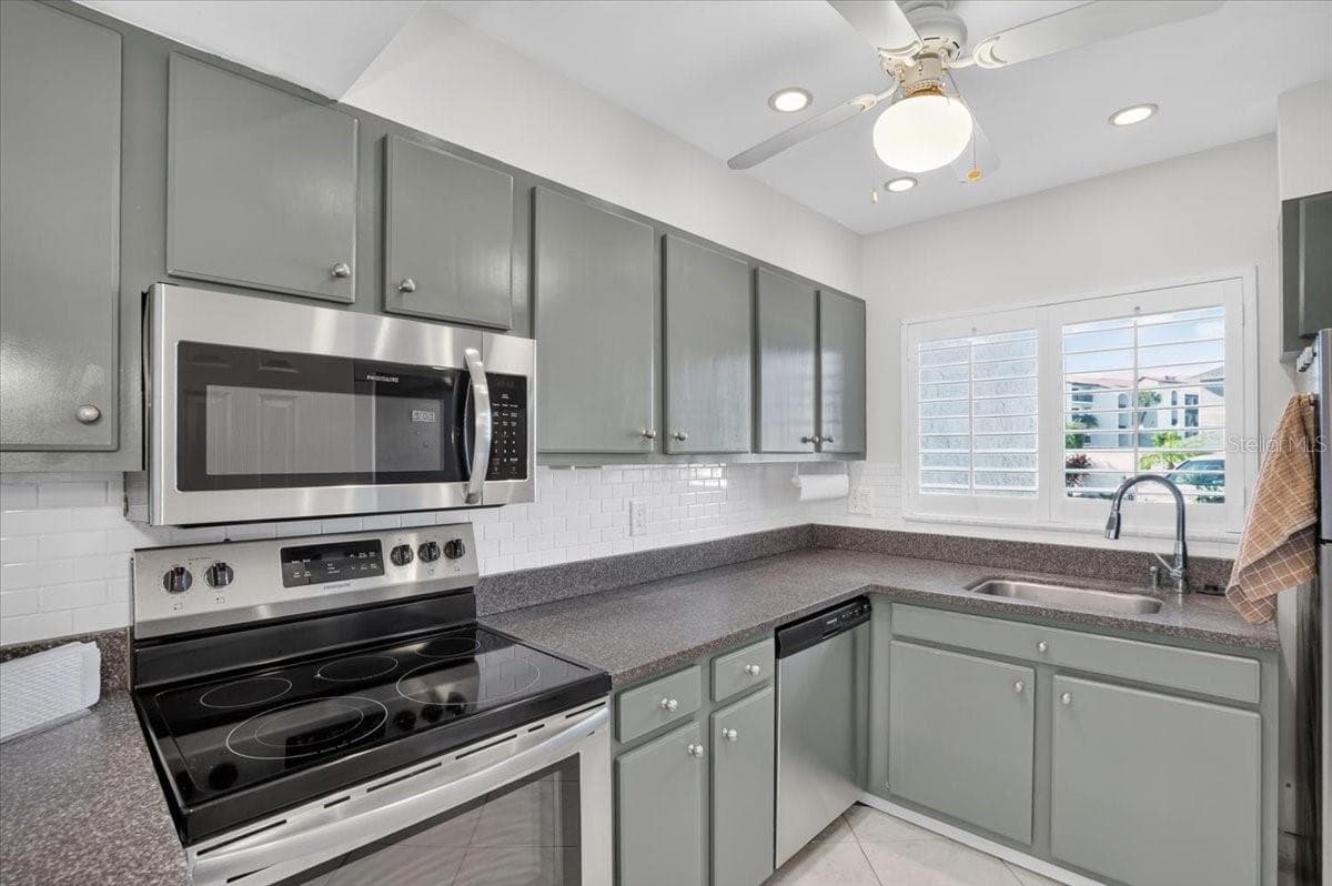 Condominium at 1614 STICKNEY POINT RD #1614-1, SARASOTA, photo 4 of 47