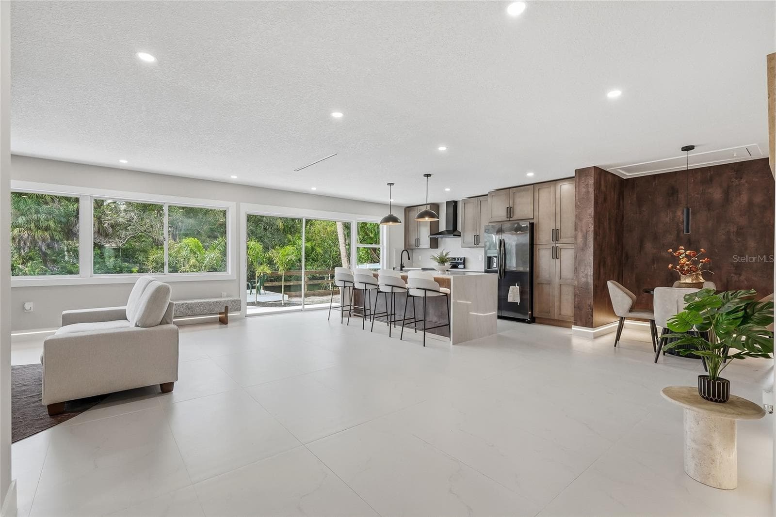 Single Family Residence at 8605 JACKSON SPRINGS RD, TAMPA, photo 2 of 69
