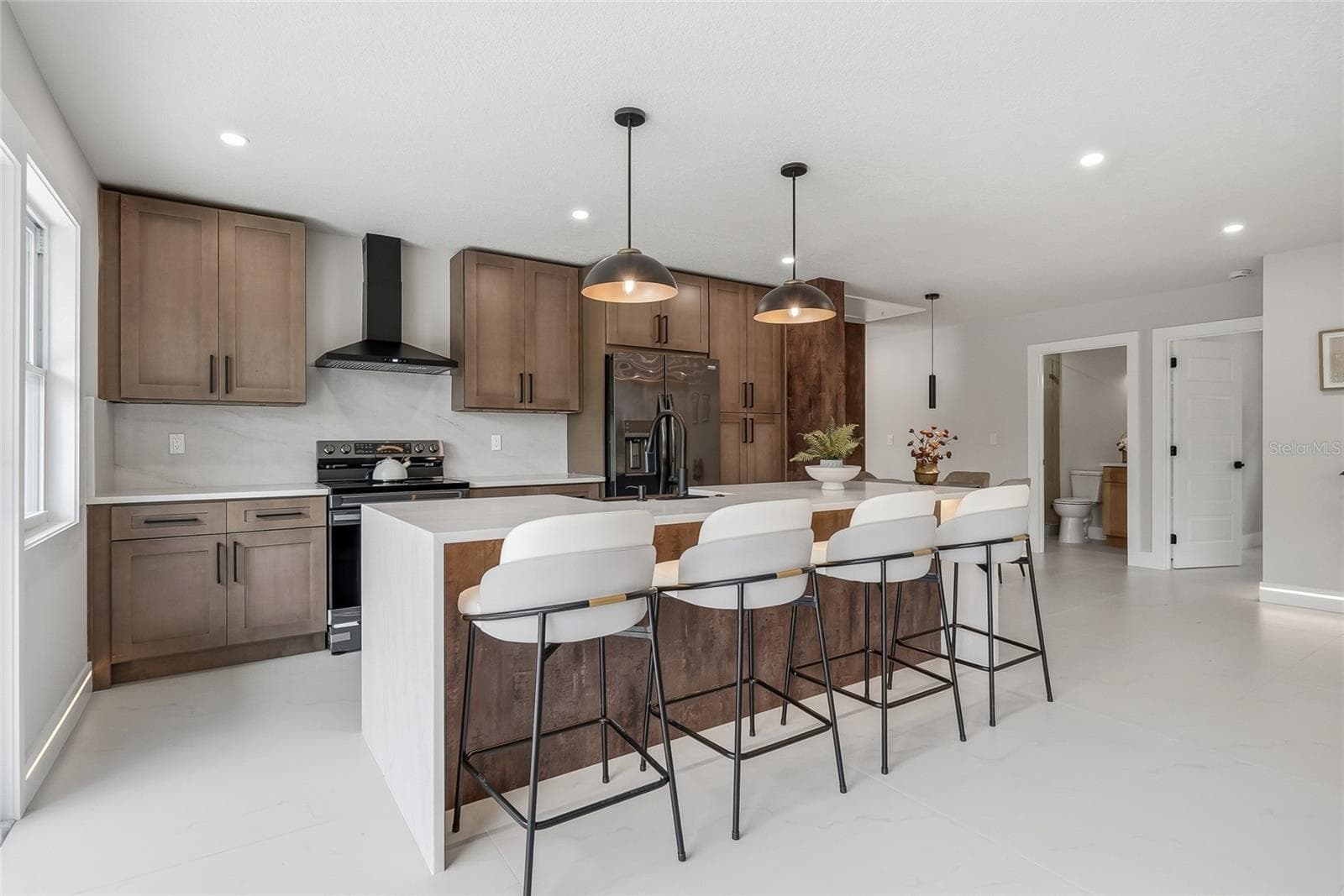 Single Family Residence at 8605 JACKSON SPRINGS RD, TAMPA, photo 4 of 69