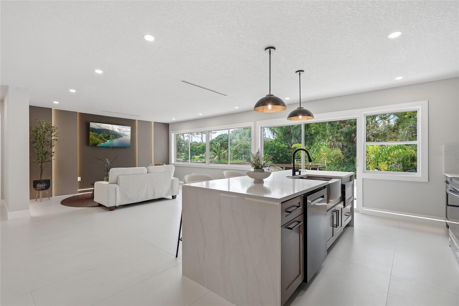 Single Family Residence at 8605 JACKSON SPRINGS RD, TAMPA, photo 13 of 69