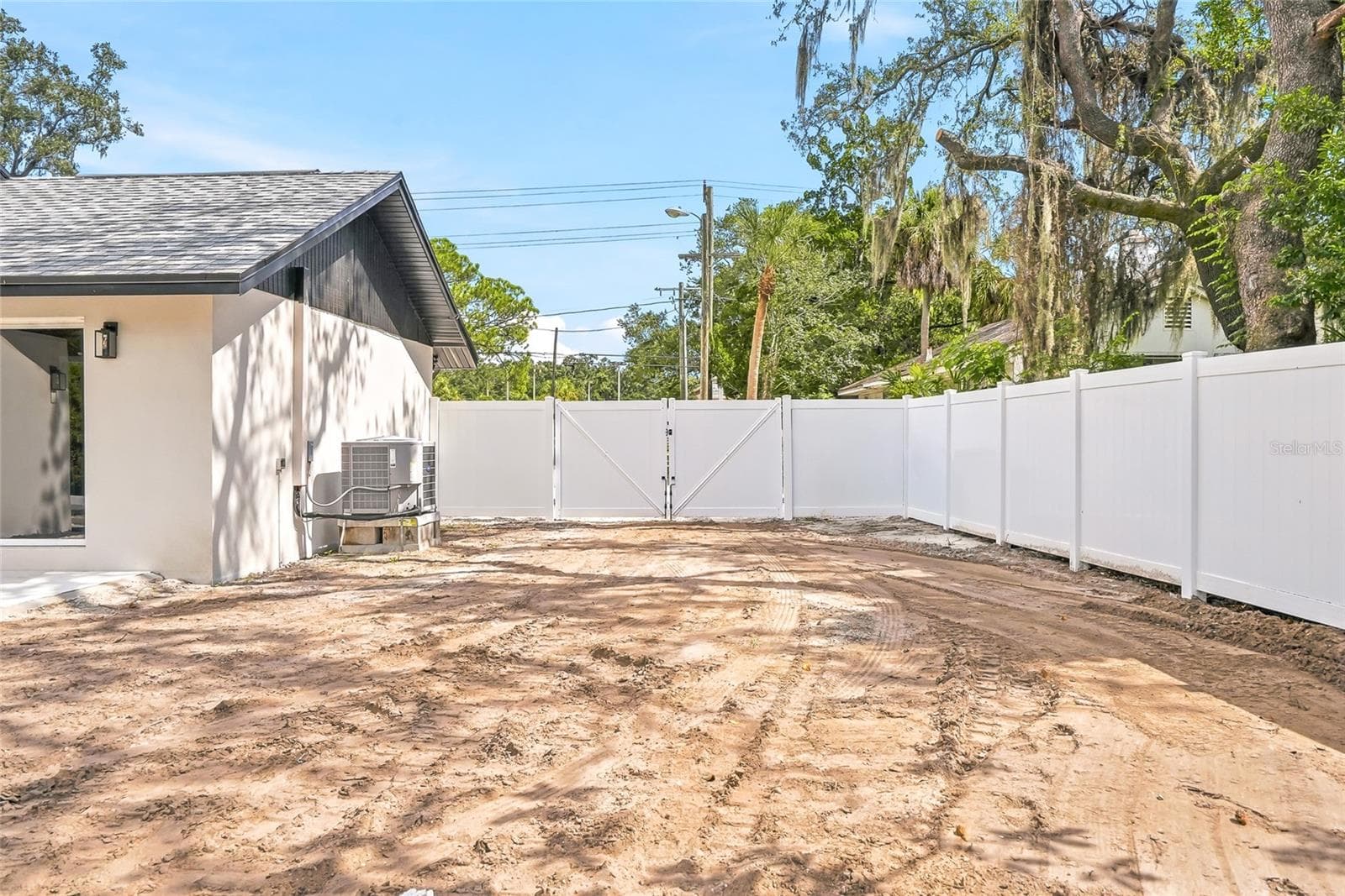 Single Family Residence at 8605 JACKSON SPRINGS RD, TAMPA, photo 44 of 69