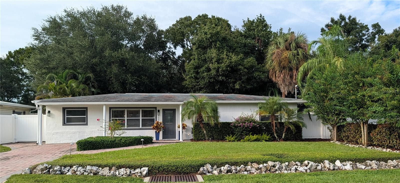 Single Family Residence at 3005 W MARLIN AVE, TAMPA, photo 2 of 22