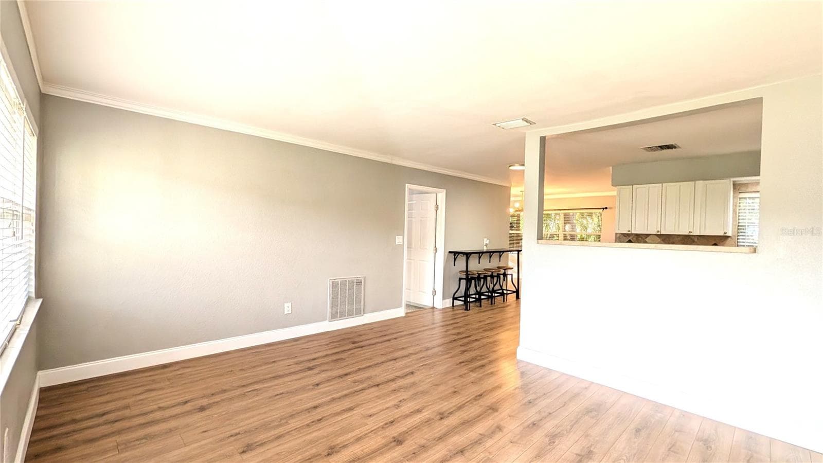 Single Family Residence at 3005 W MARLIN AVE, TAMPA, photo 3 of 22