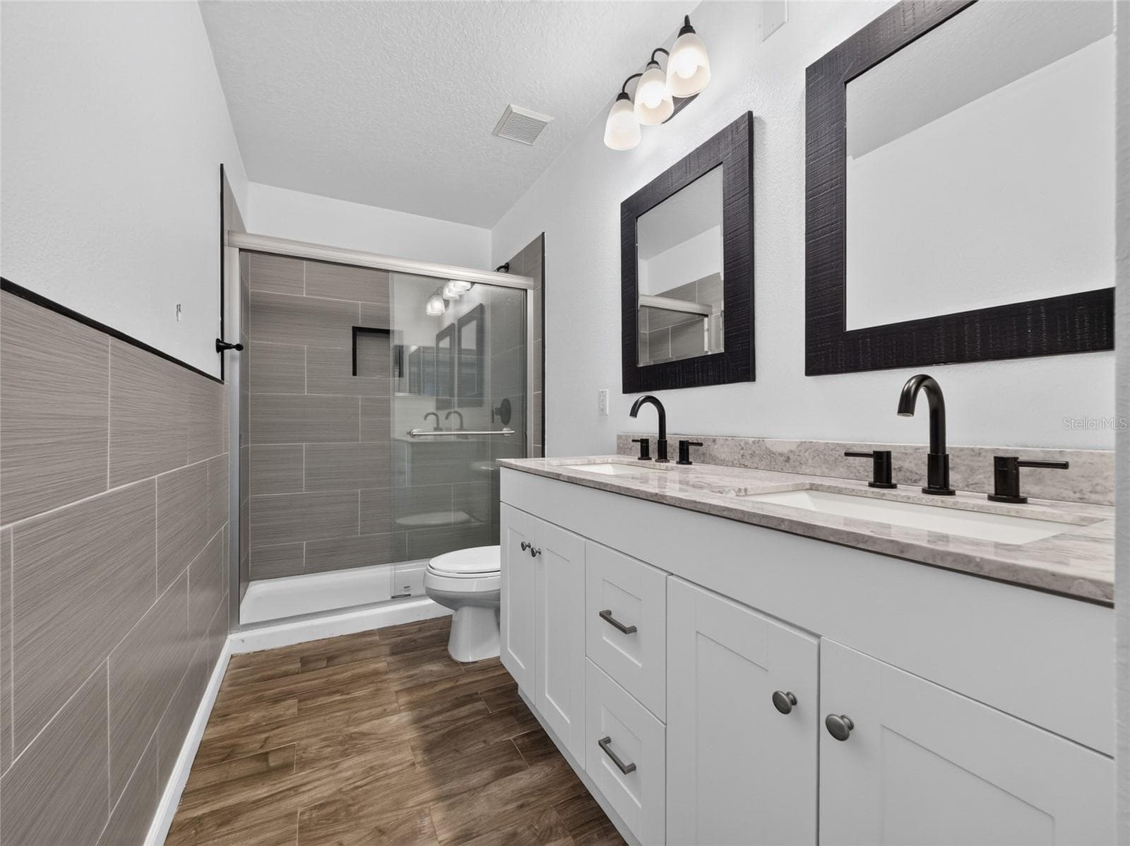 Single Family Residence at 715 CRYSTAL BAY LN, ORLANDO, photo 6 of 32