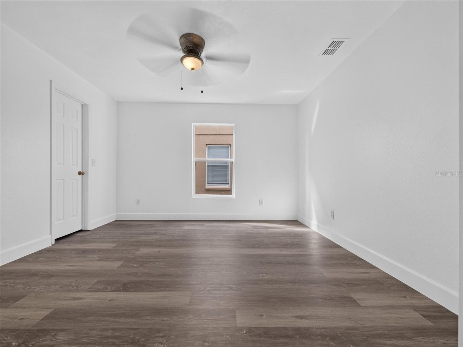 Single Family Residence at 715 CRYSTAL BAY LN, ORLANDO, photo 12 of 32