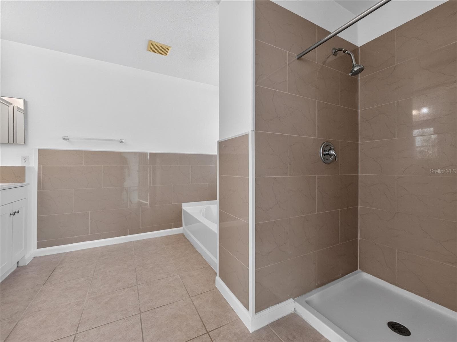 Single Family Residence at 715 CRYSTAL BAY LN, ORLANDO, photo 22 of 32