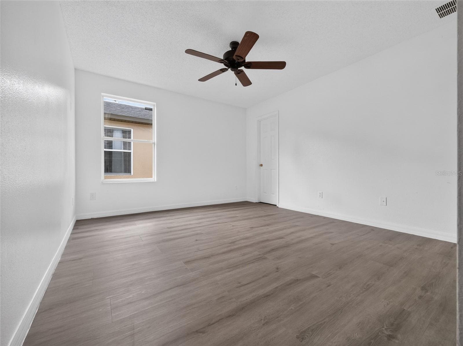Single Family Residence at 715 CRYSTAL BAY LN, ORLANDO, photo 25 of 32